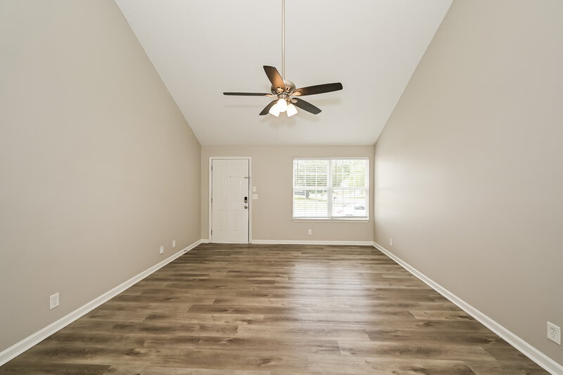 2,015/Mo, 2644 Dakota Way Murfreesboro, TN 37130 Living Room View 2