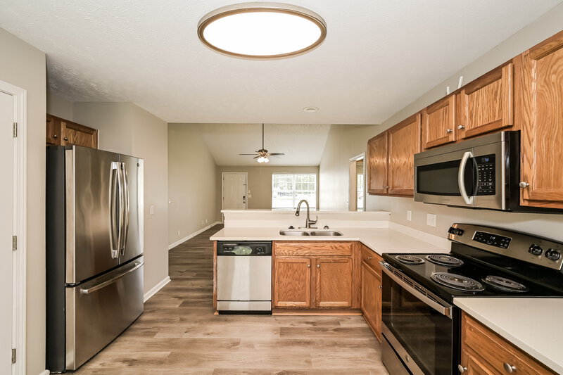 2,015/Mo, 2644 Dakota Way Murfreesboro, TN 37130 Kitchen View 2