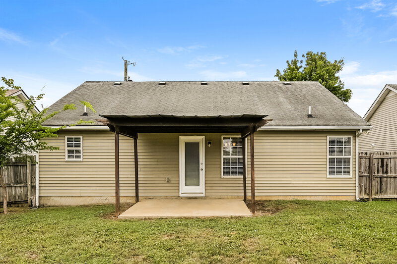 2,015/Mo, 2644 Dakota Way Murfreesboro, TN 37130 Rear View
