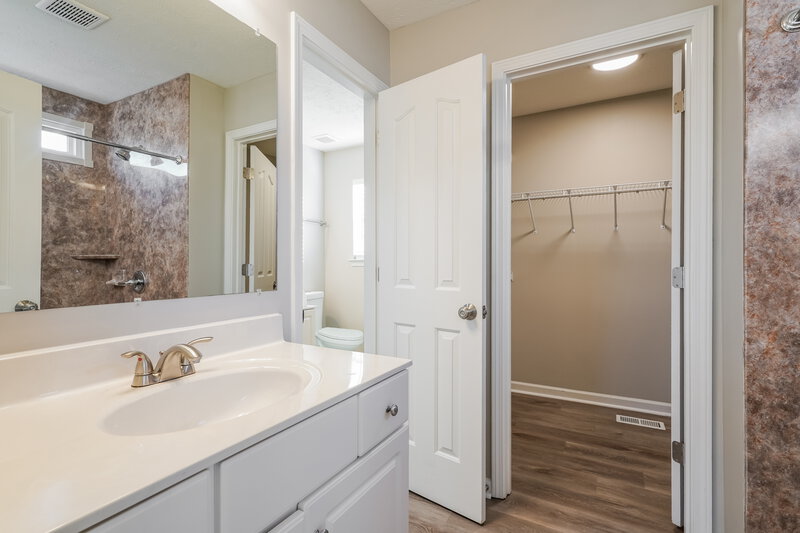 2,190/Mo, 1729 Cason Trail Murfreesboro, TN 37128 Main Bathroom View
