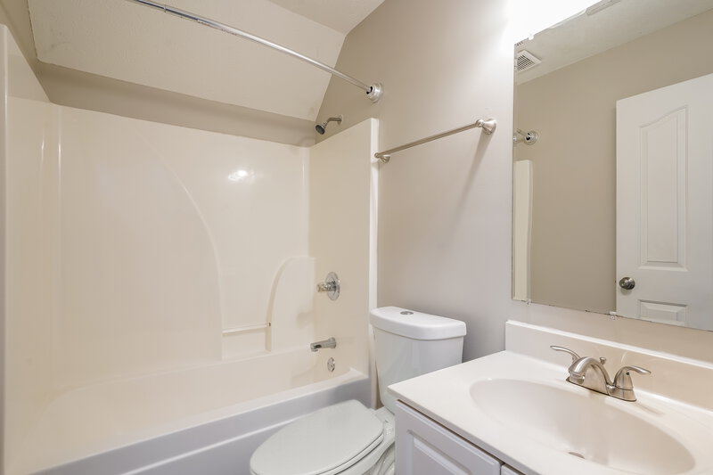 2,190/Mo, 1729 Cason Trail Murfreesboro, TN 37128 Bathroom View