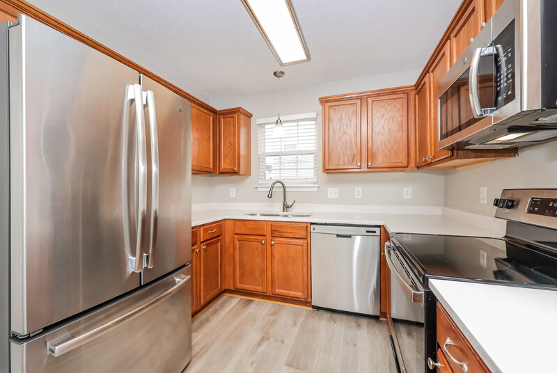 2,040/Mo, 1119 Phelissa Dr La Vergne, TN 37086 Kitchen View