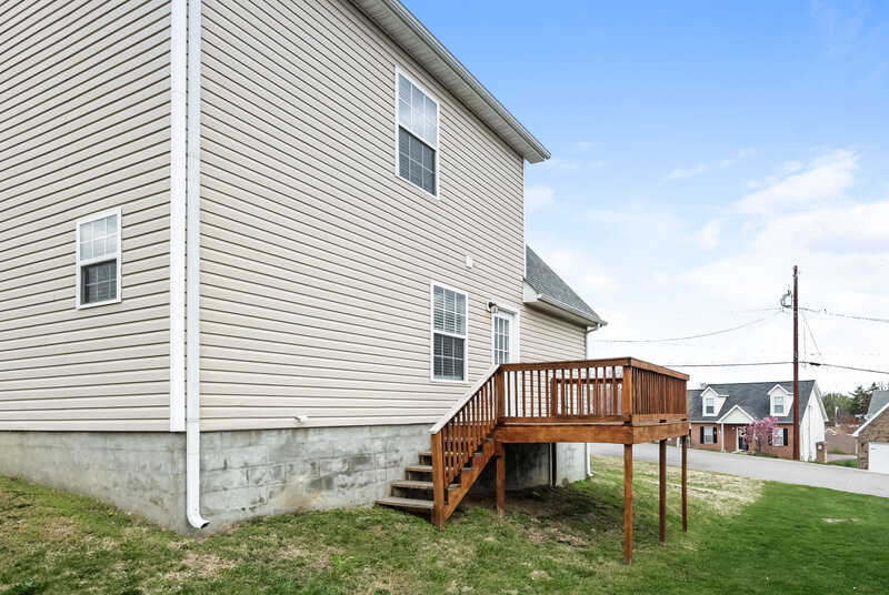 2,040/Mo, 1119 Phelissa Dr La Vergne, TN 37086 Rear View