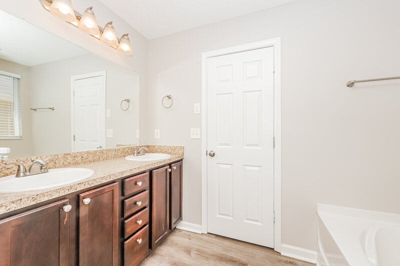 1,890/Mo, 313 Grovedale Trace Antioch, TN 37013 Main Bathroom View 2