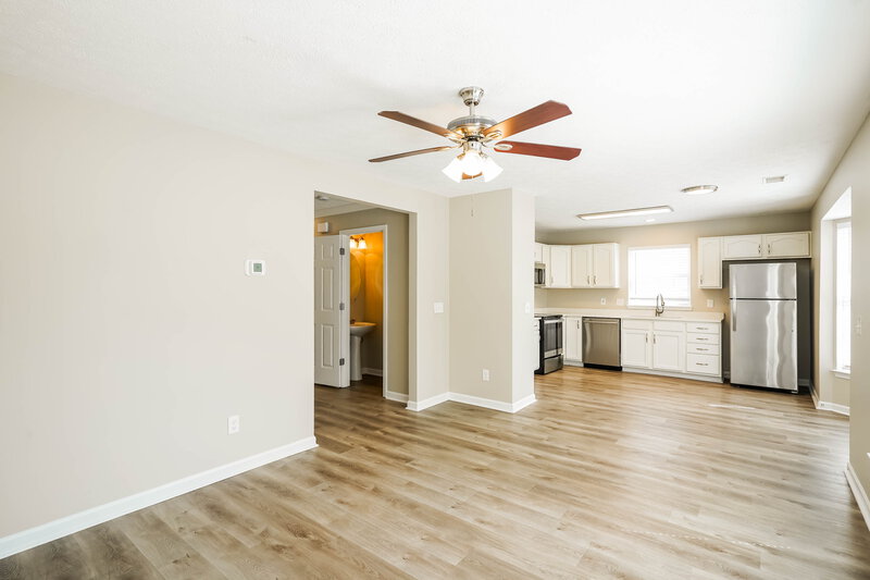 2,170/Mo, 2608 River Meade Way Nashville, TN 37214 Living Room View 2