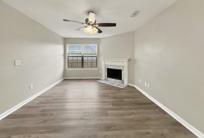 1,945/Mo, 206 Babe Ruth Cv La Vergne, TN 37086 Living Room View