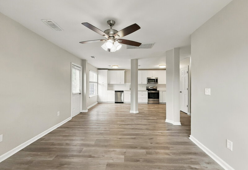 1,945/Mo, 206 Babe Ruth Cv La Vergne, TN 37086 Living Room View 2