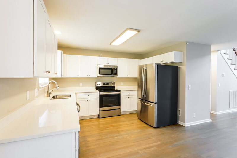 2,915/Mo, 1212 Orchard Mountain Ct Antioch, TN 37013 Kitchen View 2