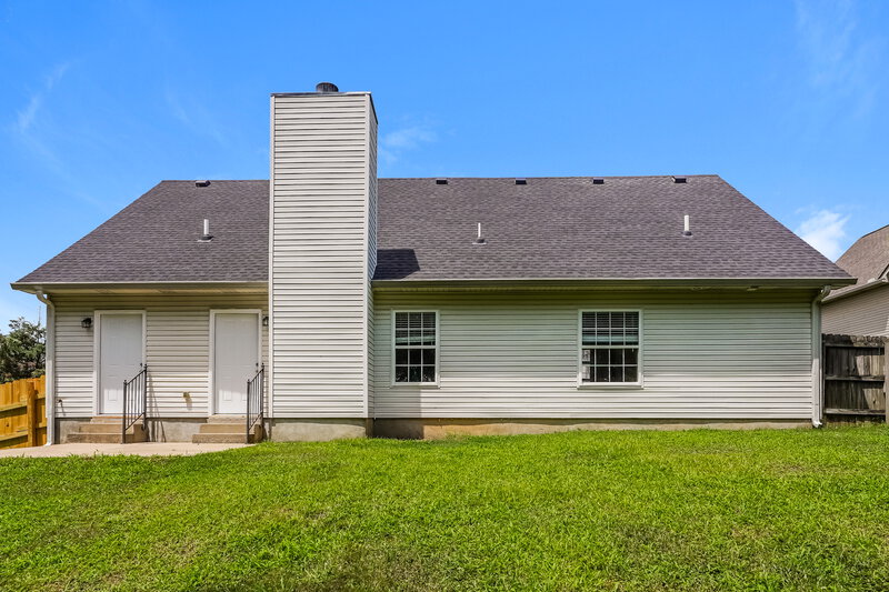 2,365/Mo, 1902 Champlain Dr La Vergne, TN 37086 Rear View