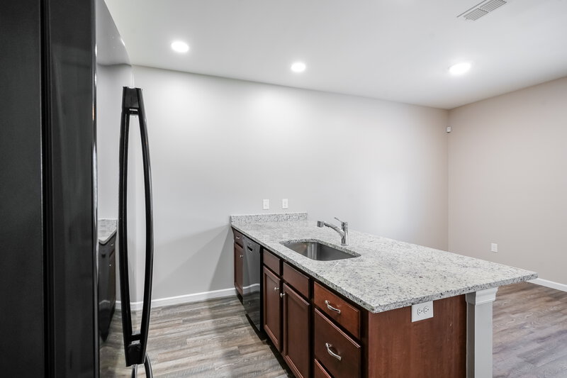 2,205/Mo, 1327 Rutherford St Murfreesboro, TN 37130 Kitchen View 2