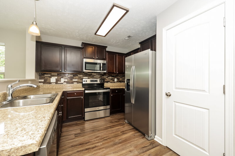 2,170/Mo, 1916 Warmingfield Dr Murfreesboro, TN 37127 Kitchen View 2