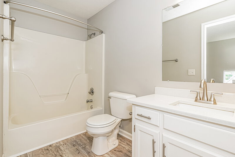 2,115/Mo, 379 Dorr Dr Goodlettsville, TN 37072 Bathroom View