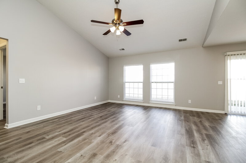 2,490/Mo, 1205 Alandee St Nashville, TN 37214 Living Room View 2