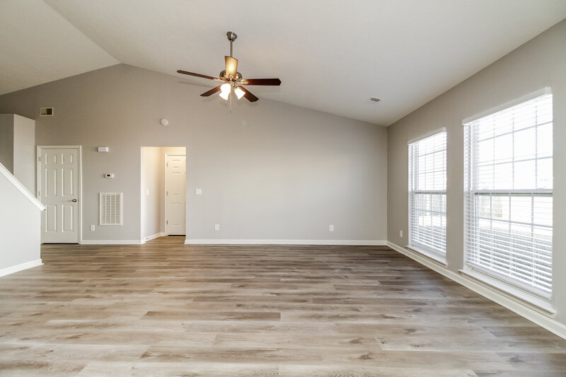2,490/Mo, 1205 Alandee St Nashville, TN 37214 Living Room View 3