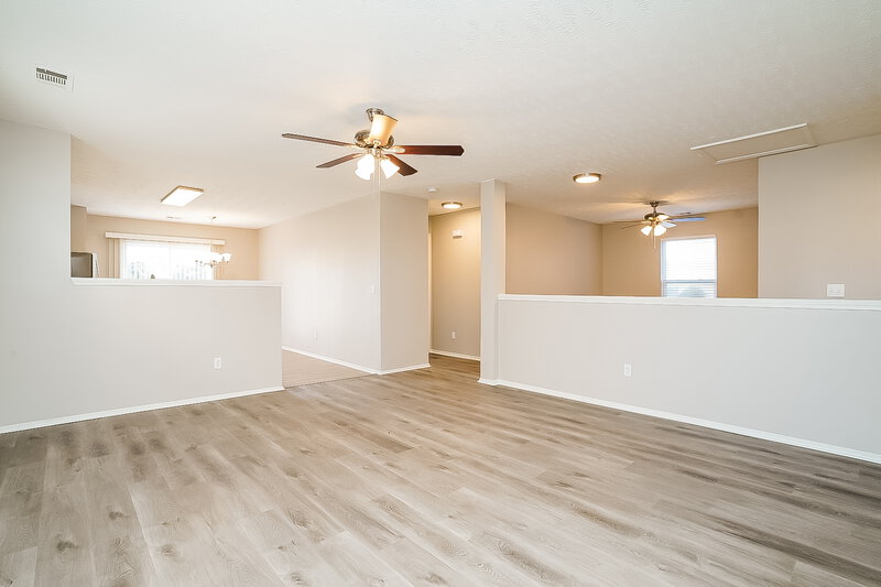 1,900/Mo, 2877 Creekbend Dr Nashville, TN 37207 Living Room View