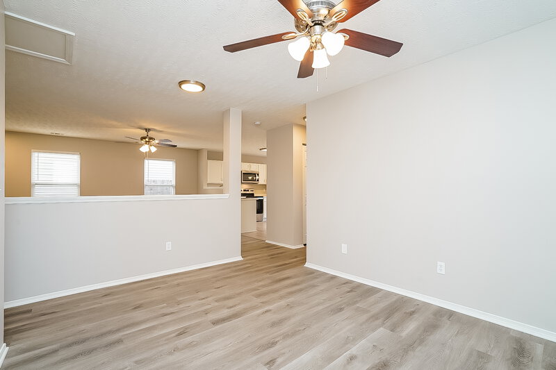 1,900/Mo, 2877 Creekbend Dr Nashville, TN 37207 Living Room View 2