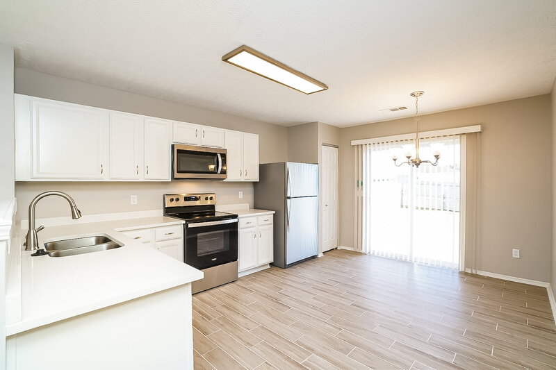 1,900/Mo, 2877 Creekbend Dr Nashville, TN 37207 Kitchen View