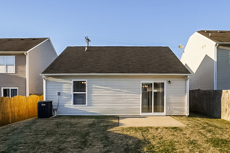 1,900/Mo, 2877 Creekbend Dr Nashville, TN 37207 Rear View