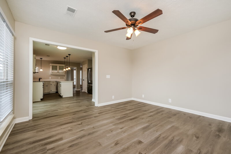 2,370/Mo, 3102 Creekview Ln Goodlettsville, TN 37072 Living Room View 2
