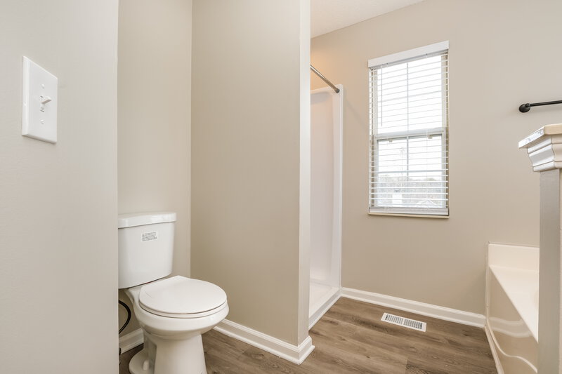 2,370/Mo, 3102 Creekview Ln Goodlettsville, TN 37072 Main Bathroom View 2