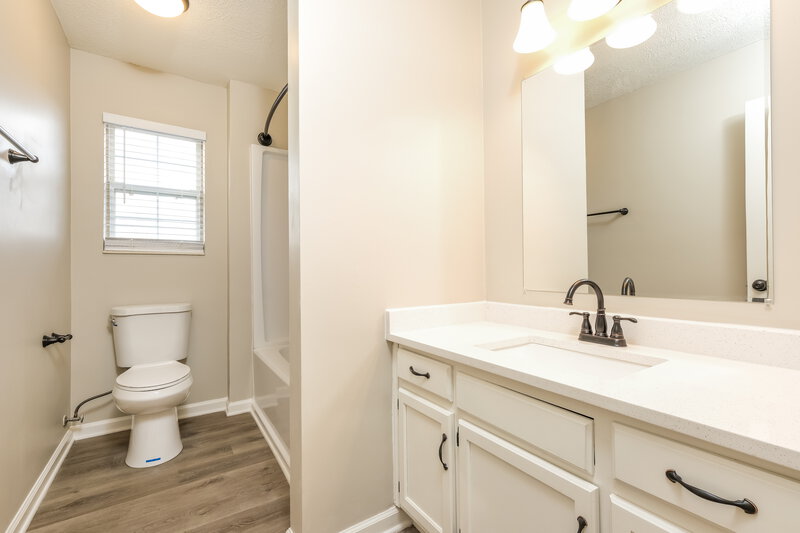 2,370/Mo, 3102 Creekview Ln Goodlettsville, TN 37072 Bathroom View