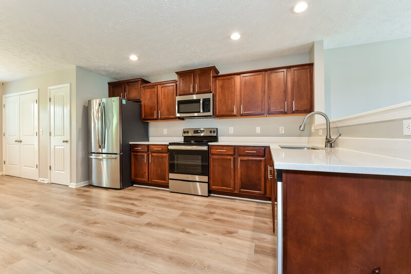 2,130/Mo, 8481 Lawson Dr Antioch, TN 37013 Kitchen View 2
