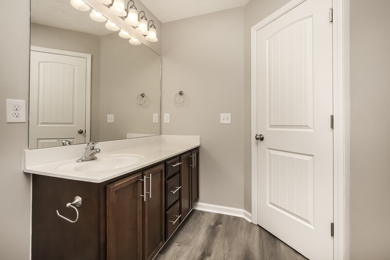 2,070/Mo, 8481 Lawson Dr Antioch, TN 37013 Main Bathroom View 2