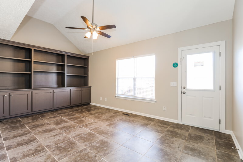 1,890/Mo, 1774 N Cove Murfreesboro, TN 37129 Living Room View 2