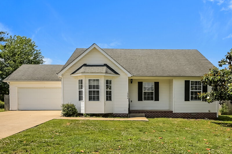 2,095/Mo, 1984 Old Castle Dr Murfreesboro, TN 37127 External View