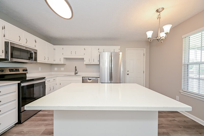 2,095/Mo, 1984 Old Castle Dr Murfreesboro, TN 37127 Kitchen View 3