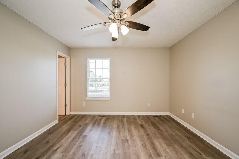 2,095/Mo, 1984 Old Castle Dr Murfreesboro, TN 37127 Main Bedroom View 2