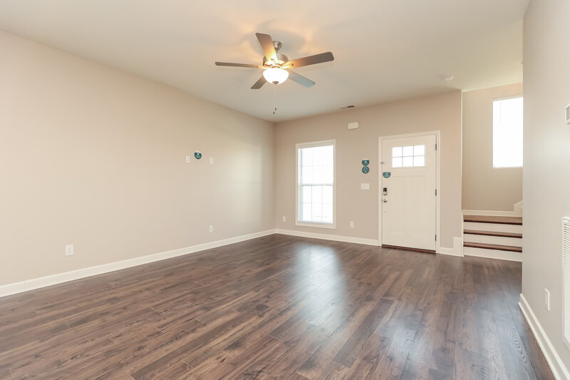 2,215/Mo, 2741 Eldin Creek Dr Murfreesboro, TN 37128 Living Room View 2