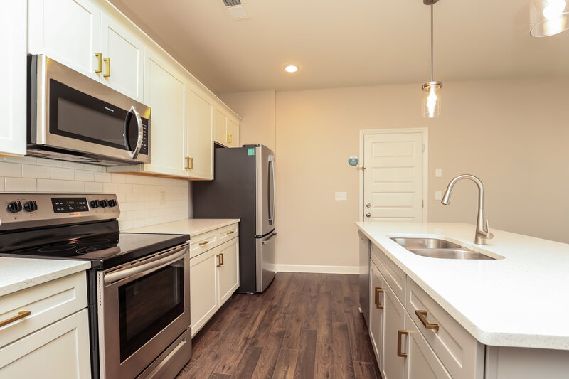 2,215/Mo, 2741 Eldin Creek Dr Murfreesboro, TN 37128 Kitchen View