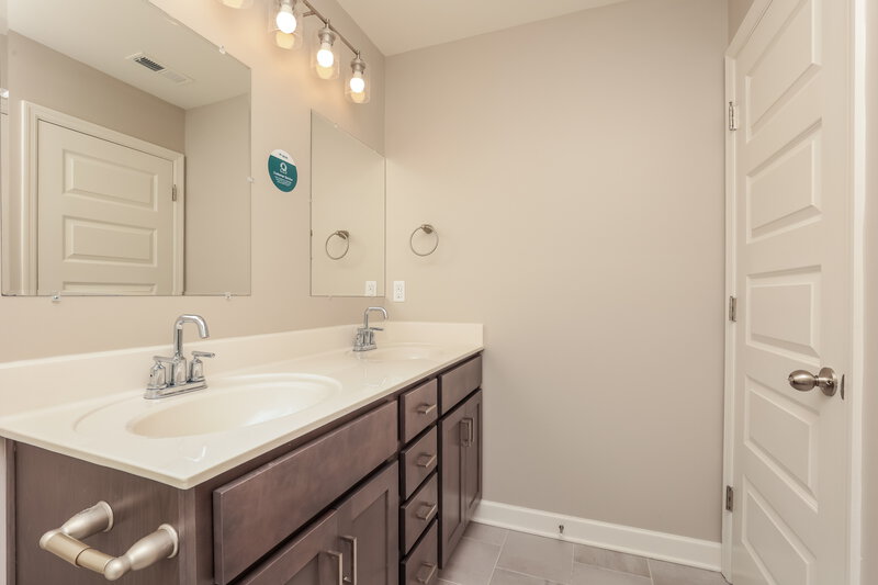 2,215/Mo, 2741 Eldin Creek Dr Murfreesboro, TN 37128 Bathroom View