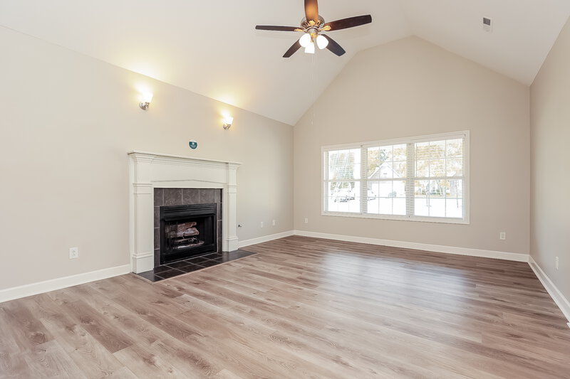 2,075/Mo, 832 Hammersmith Dr Smyrna, TN 37167 Living Room View