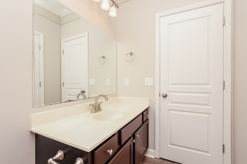 2,075/Mo, 832 Hammersmith Dr Smyrna, TN 37167 Bathroom View