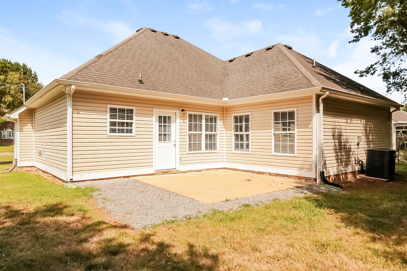 2,075/Mo, 832 Hammersmith Dr Smyrna, TN 37167 Rear View