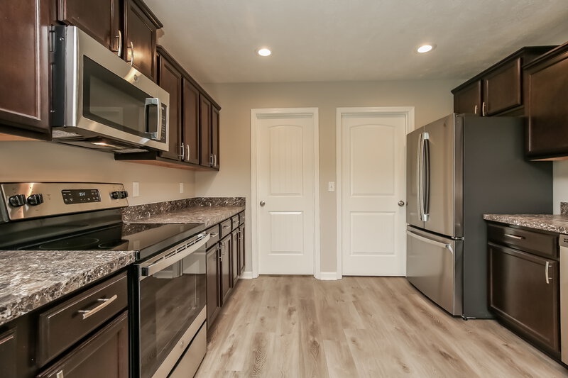 2,195/Mo, 1834 Warmingfield Dr Murfreesboro, TN 37127 Kitchen View 2