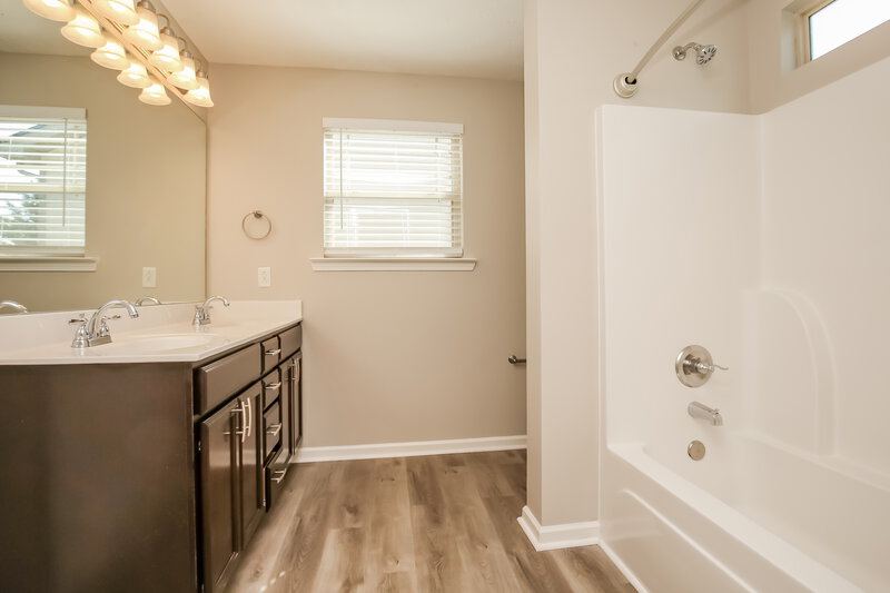 2,195/Mo, 1834 Warmingfield Dr Murfreesboro, TN 37127 Main Bathroom View