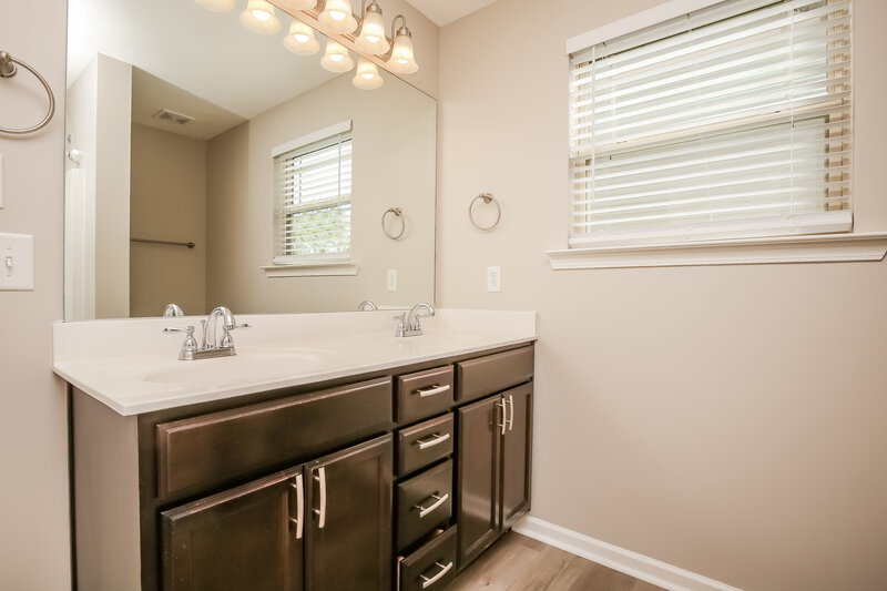 2,195/Mo, 1834 Warmingfield Dr Murfreesboro, TN 37127 Main Bathroom View 2