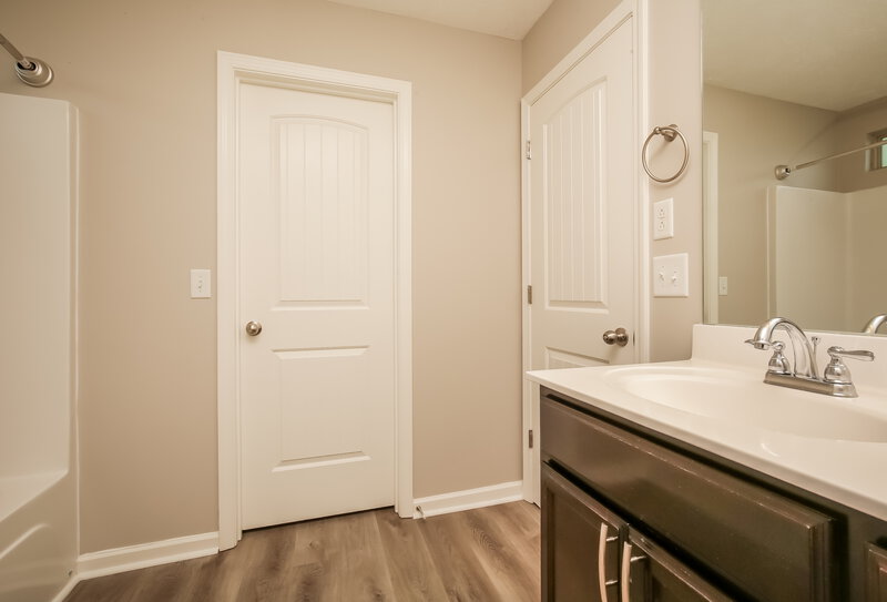 2,195/Mo, 1834 Warmingfield Dr Murfreesboro, TN 37127 Main Bathroom View 3