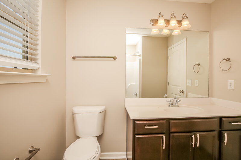2,195/Mo, 1834 Warmingfield Dr Murfreesboro, TN 37127 Bathroom View 2