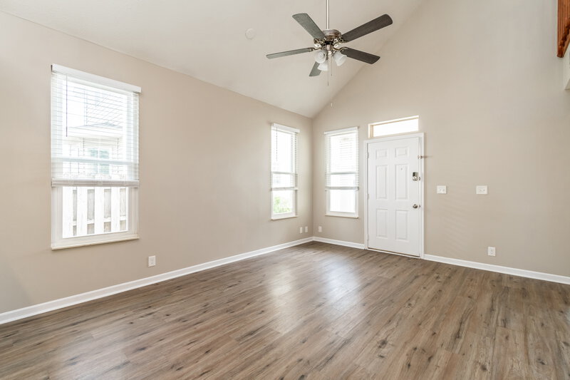 2,080/Mo, 514 Selsey Ct S Hermitage, TN 37076 Living Room View 2