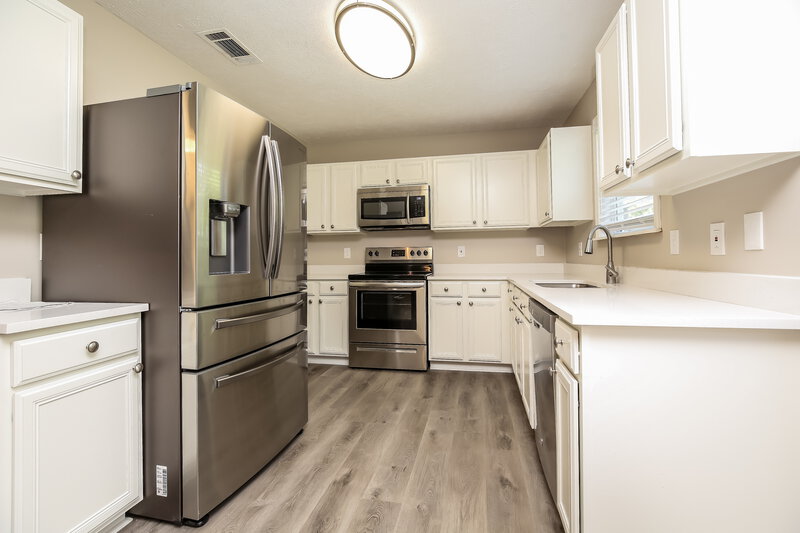 2,685/Mo, 5625 Dory Dr Antioch, TN 37013 Kitchen View