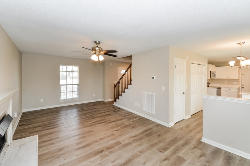 2,265/Mo, 605 Rocky Ridge Cir La Vergne, TN 37086 Living Room View