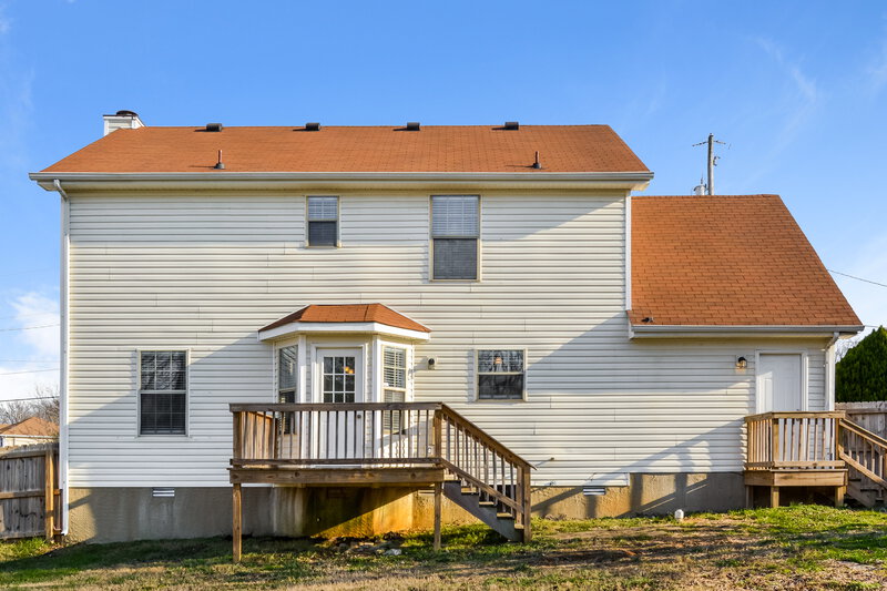 2,265/Mo, 605 Rocky Ridge Cir La Vergne, TN 37086 Rear View
