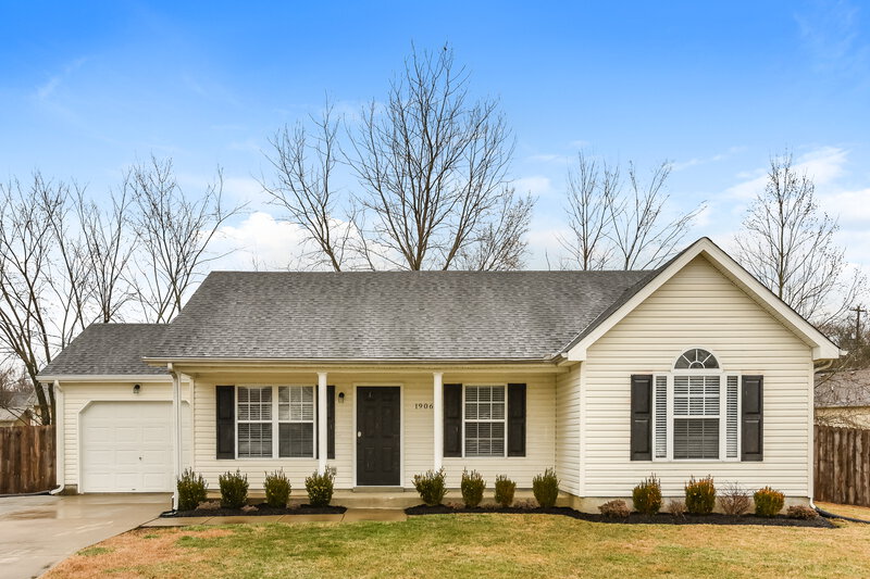 3,080/Mo, 1906 Sean Cove La Vergne, TN 37086 External View