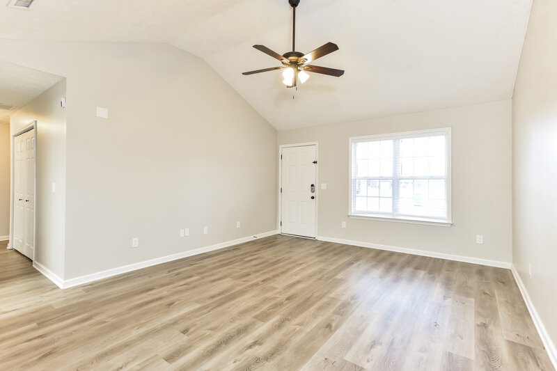 3,080/Mo, 1906 Sean Cove La Vergne, TN 37086 Living Room View 3