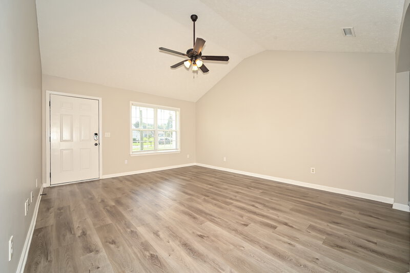 2,030/Mo, 1906 Sean Cove La Vergne, TN 37086 Living Room View 2