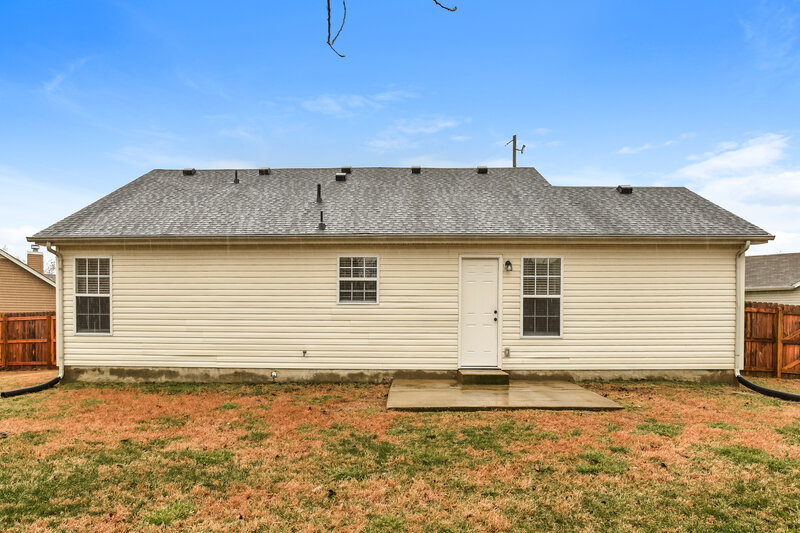 3,080/Mo, 1906 Sean Cove La Vergne, TN 37086 Rear View